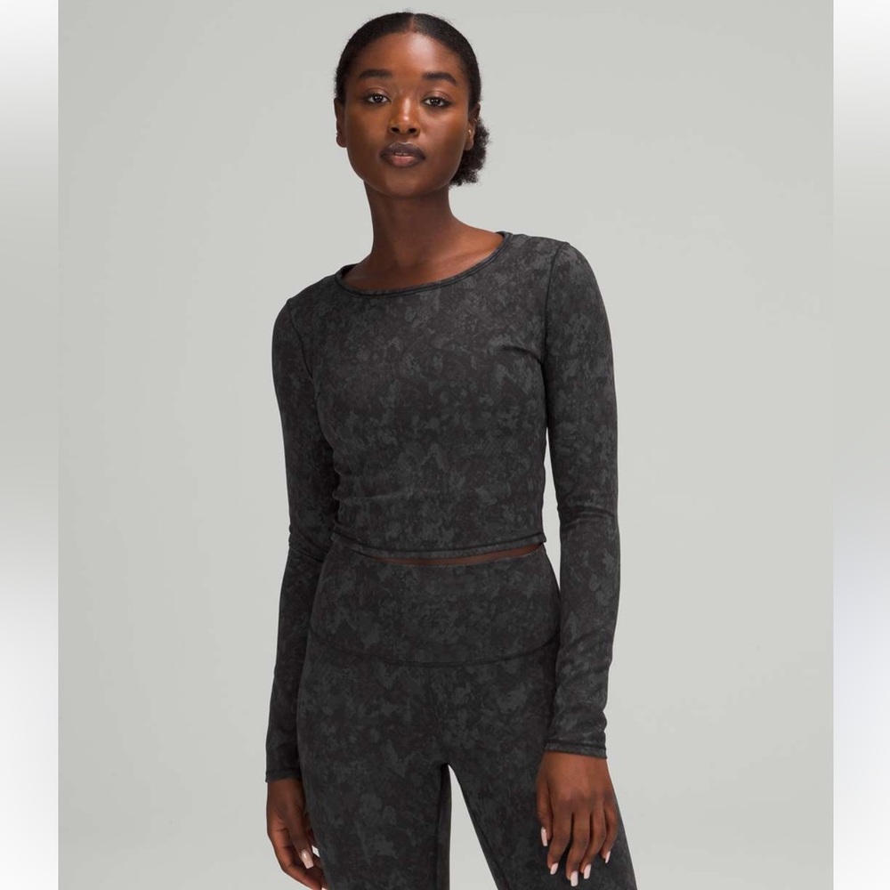Lululemon Wunder Train Cropped Long Sleeve Shirt
Hideaway Camo Deep Coal Multi